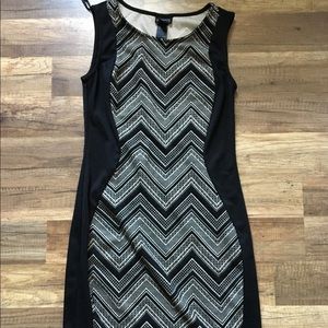 En focus professional mid length dress!